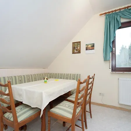 Cozy Family Apartment, Cleaning Included 아파트 Werda